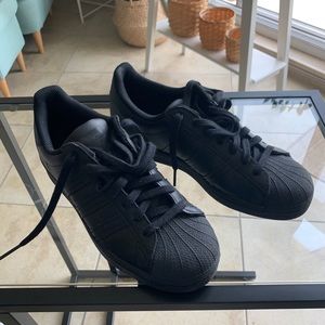 Black Adidas Superstars NEW 👟 FREE SHIPPING